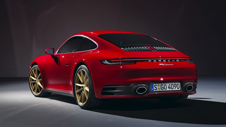 Η βασική Porsche 911 Carrera αποδίδει 385 ίππους